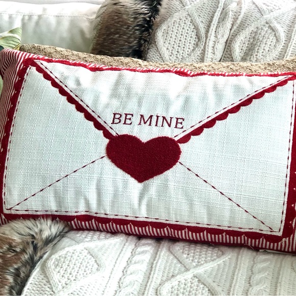 💝New! “Be Mine” Valentine’s Day Over Stuffed Pillow - Picture 2 of 8